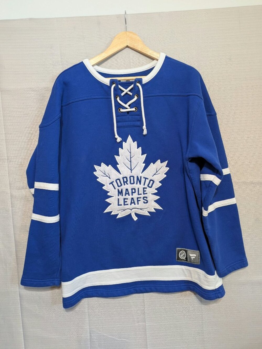 Retro Toronto Maple Leafs Lace-Up Hoodie Size L